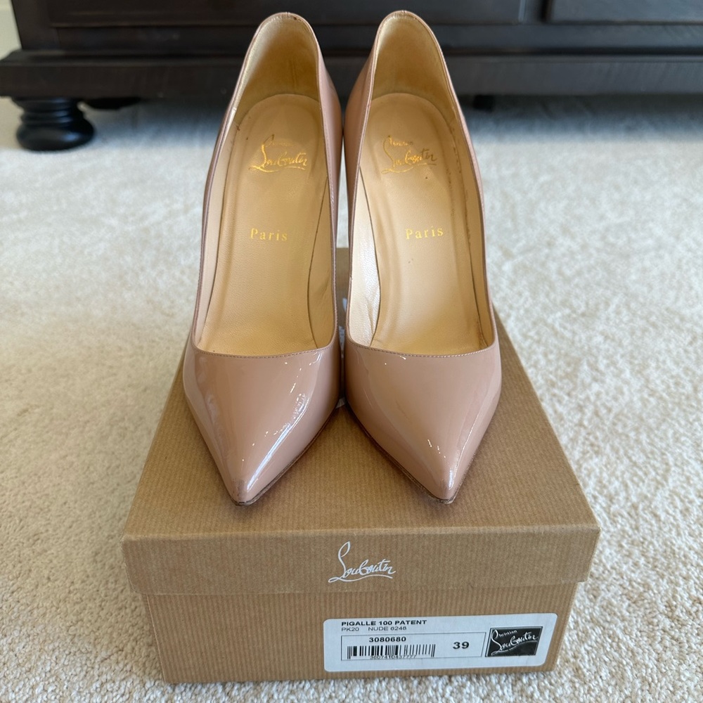 Patent leather nude Christian Louboutin